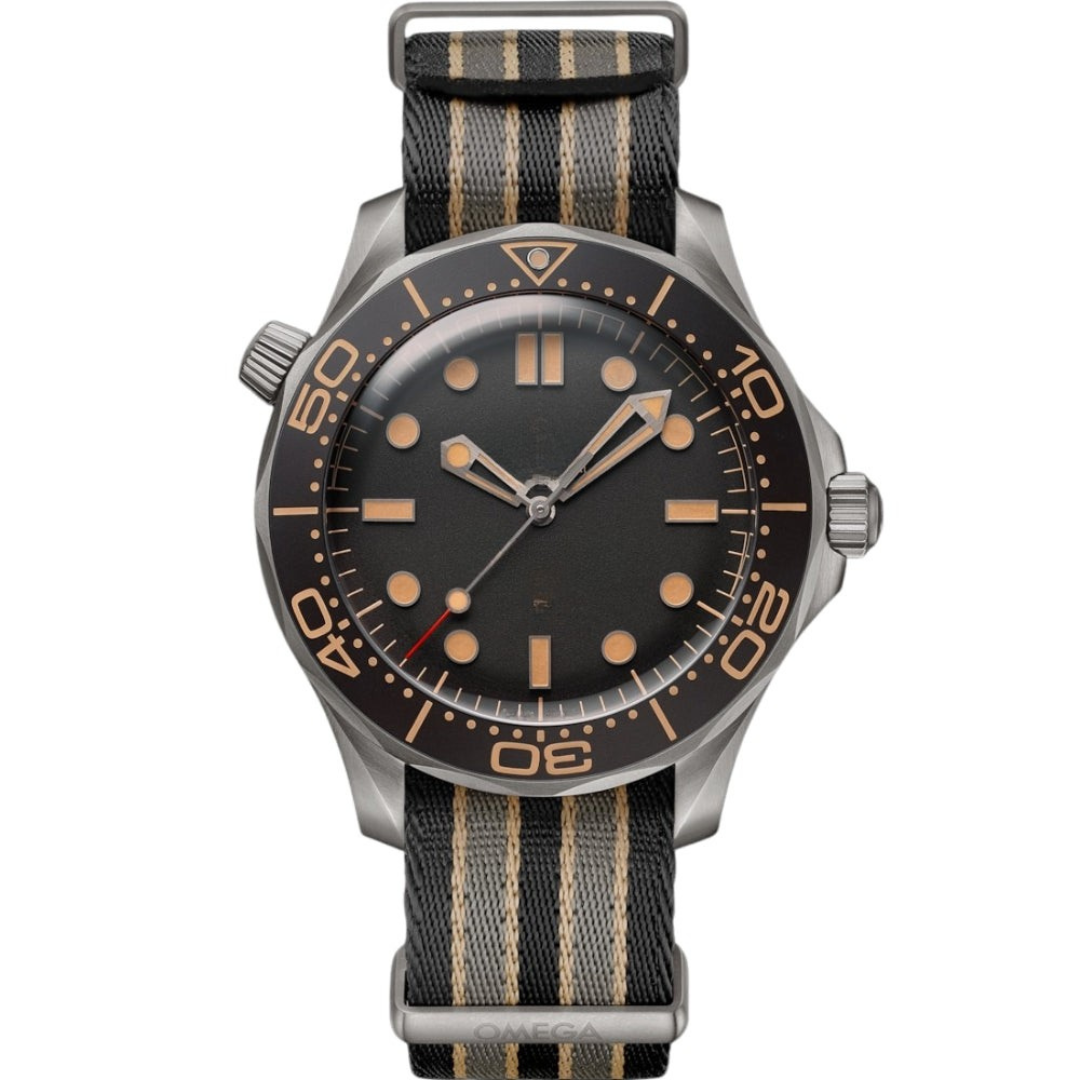 Diver 42 – Black Vintage Dial | Nylon Strap & Brown Aluminum Bezel